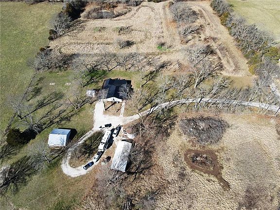 4th image of 786 NW 100th Rd