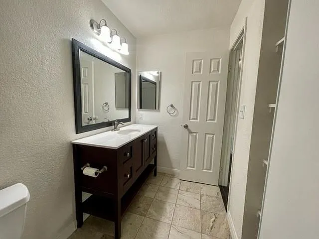 2144 Northwood Cir #H — Photo 15