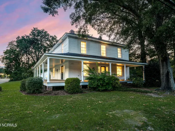 101 N Cowan Street, Burgaw, NC 28425