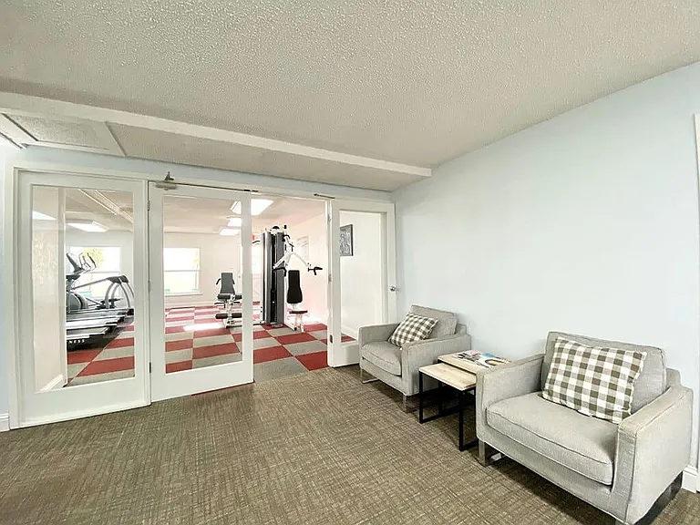 Normandy Park Apartments — Photo 21