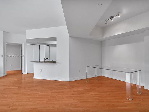 3rd image of 19900 E Country Club Dr APT 716