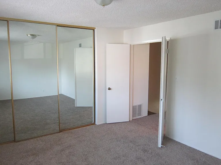 157 Hanna Ter — Photo 3