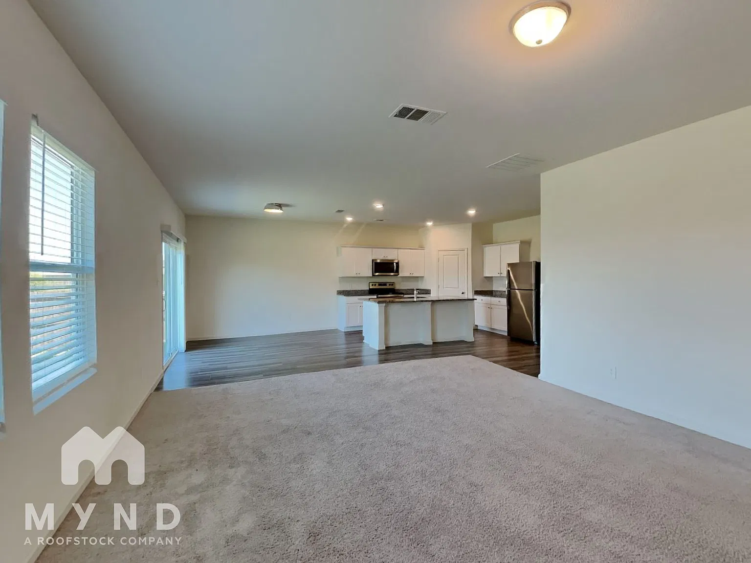 4 bed, 2.5 bath, 2406 sqft, $2,275 — Photo 4