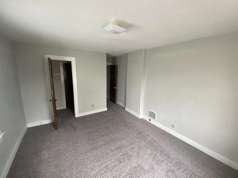 30 Missouri Ave — Photo 3