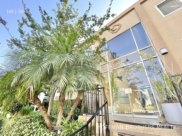 1541 N Formosa Ave #3 — Photo 7