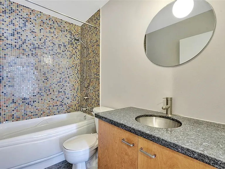 179 George St #706 — Photo 38