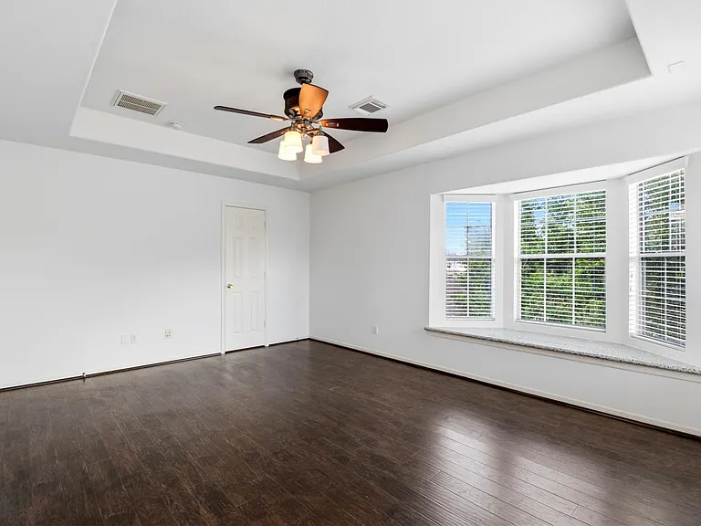 18427 Grove Brook Ln — Photo 28
