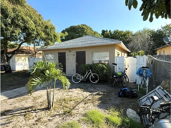 3rd image of 338 SW 1st Ter