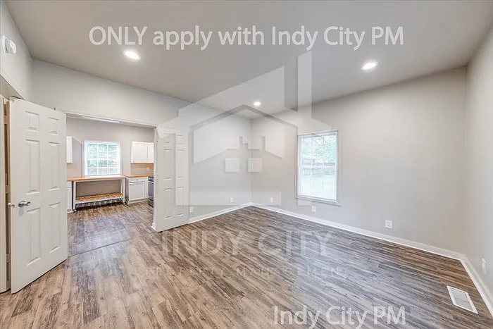 117 N Riley Ave — Photo 18