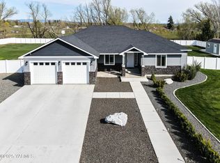 7903 Bachelorview Dr, Yakima, WA