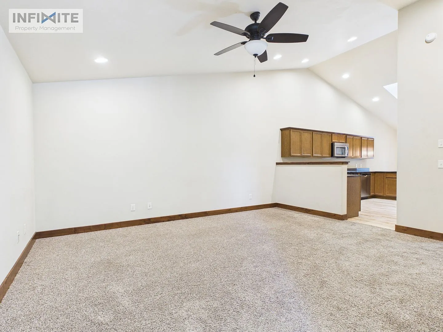 Spacious Living with a Large Fenced Yard! — Photo 2