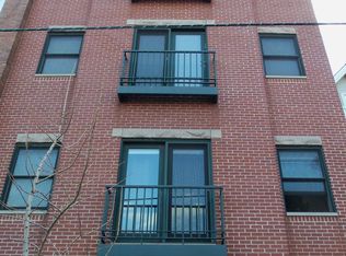 3240 N Sheffield Ave, Chicago, IL 60657
