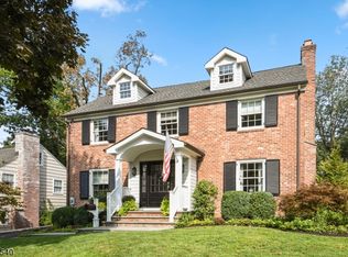 15 Hickory Rd, Summit, NJ 07901