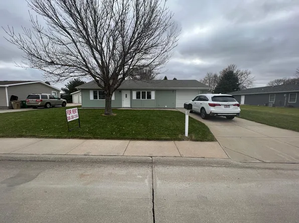 1019 Hall St, Grand Island, NE 68801