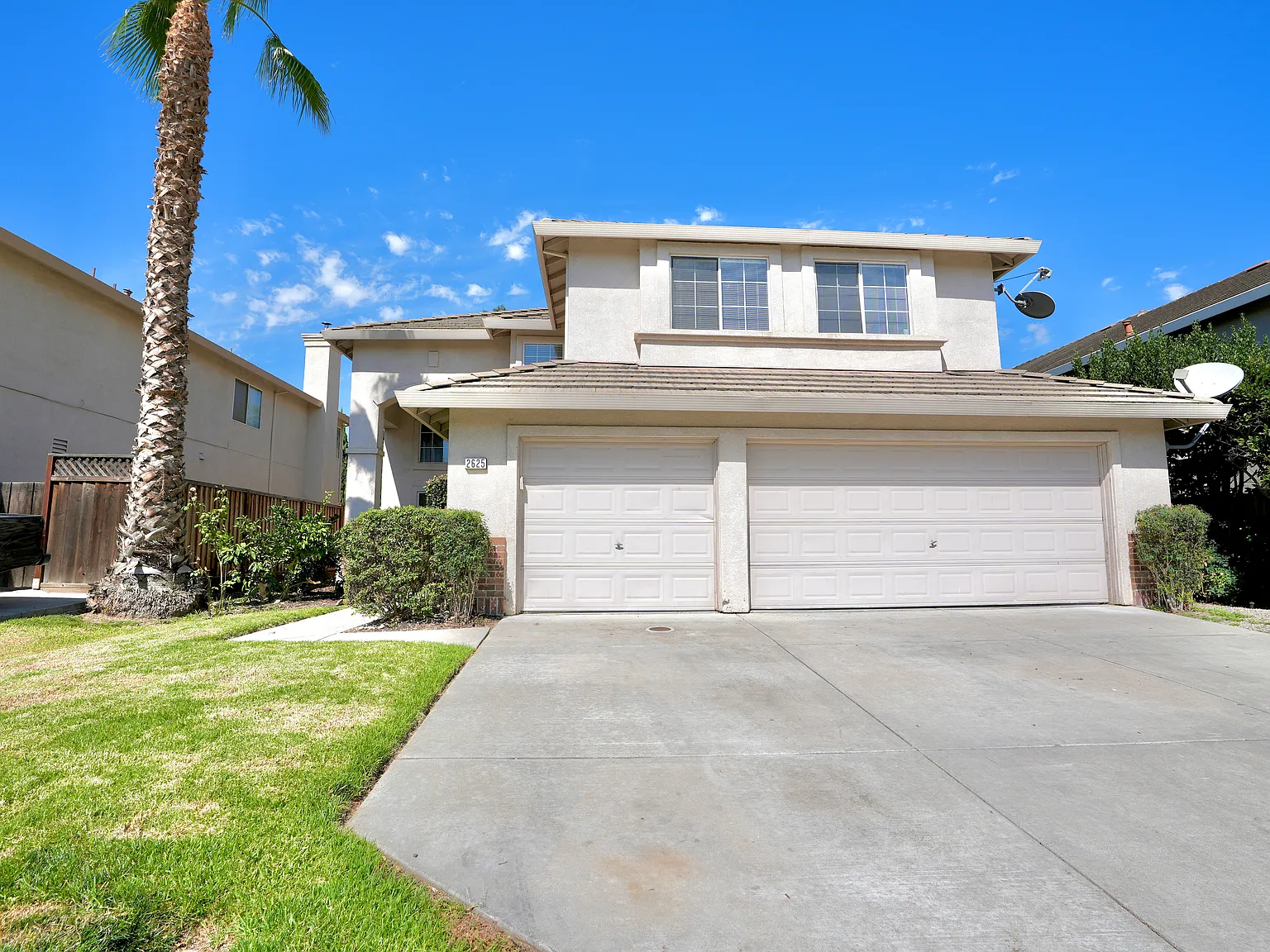 4 bed, 2.5 bath, 2509 sqft, $3,000 — Photo 1