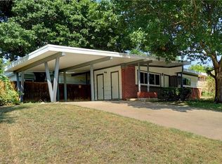 3913 Sanguinet St, Fort Worth, TX 76107