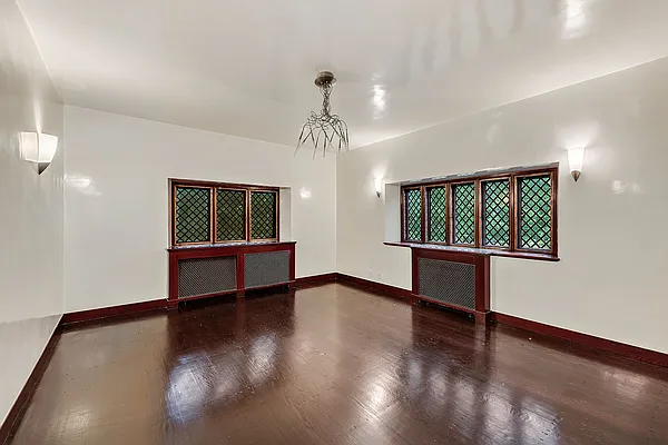 Rented by Compass | media 7
