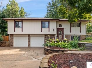 15223 Y St, Omaha, NE 68137