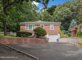 61 Longview Rd, Staten Island, NY 10304