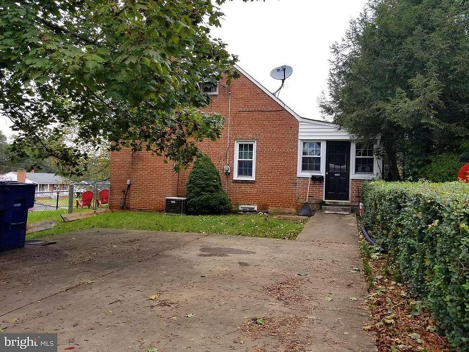 2nd image of 903 E Stonewall Dr