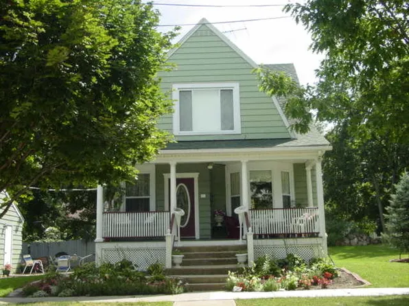 312 E Washington St, West Chicago, IL 60185