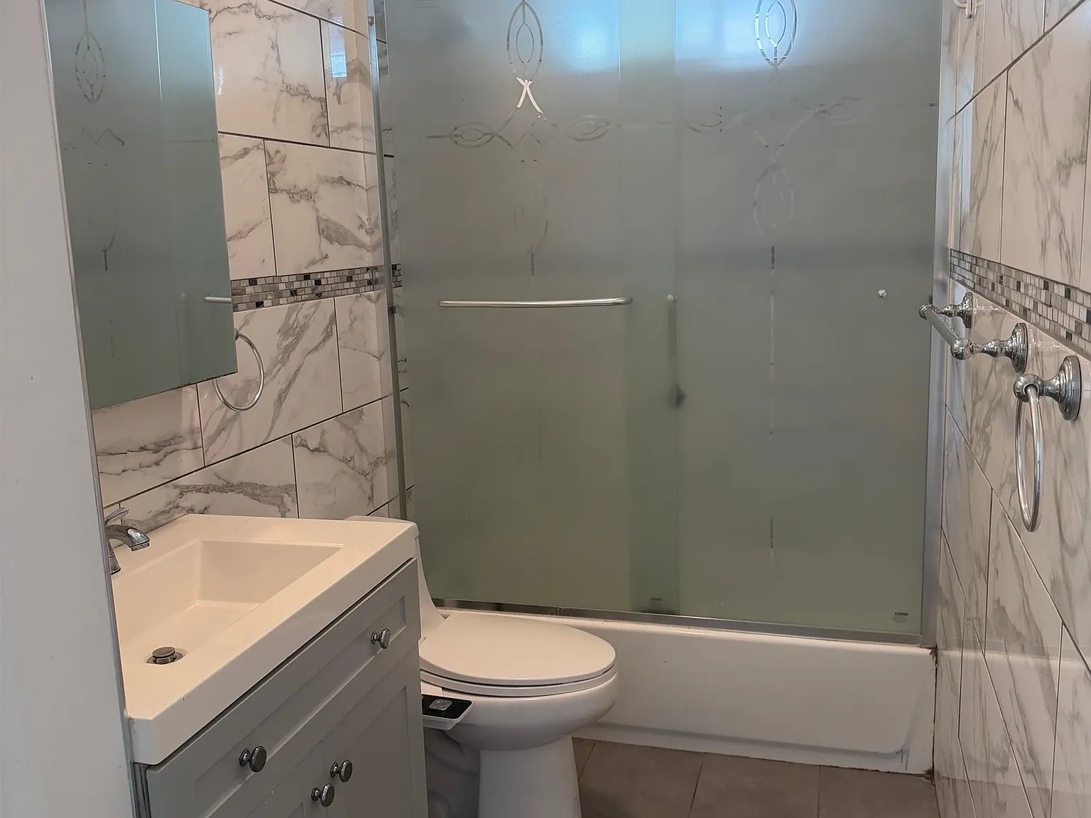 2 bed, 1.0 bath, $2,500 — Photo 4