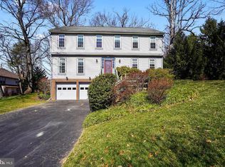 4888 Oakcrest Dr, Fairfax, VA 22030
