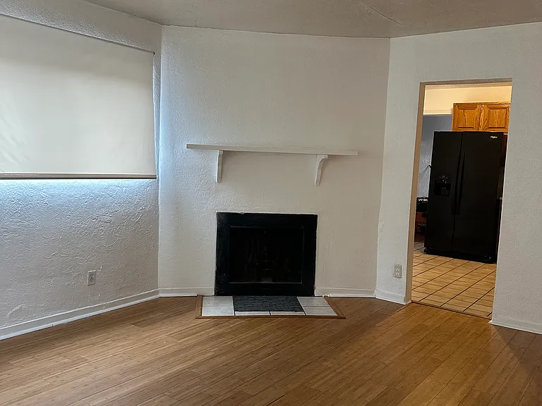 2424 Alvarado Dr NE — Photo 2