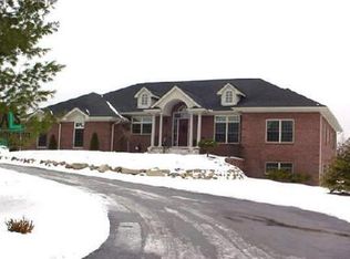 3332 Canyon Oaks, Milford, MI
