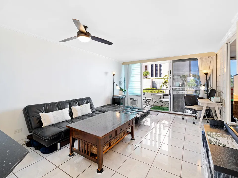 1676 Ala Moana Blvd #403