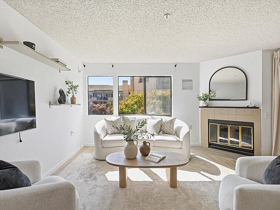 3rd image of 39152 Guardino Dr APT 203