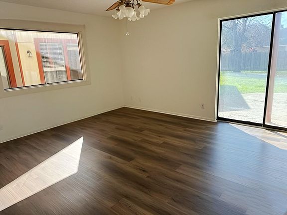 3rd image of 2622 Turkey Oak St