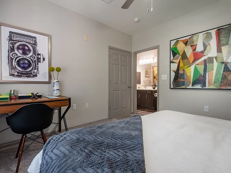 12100 Metric Blvd — Photo 17