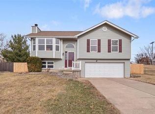 125 E Towerwood Dr, O'Fallon, MO