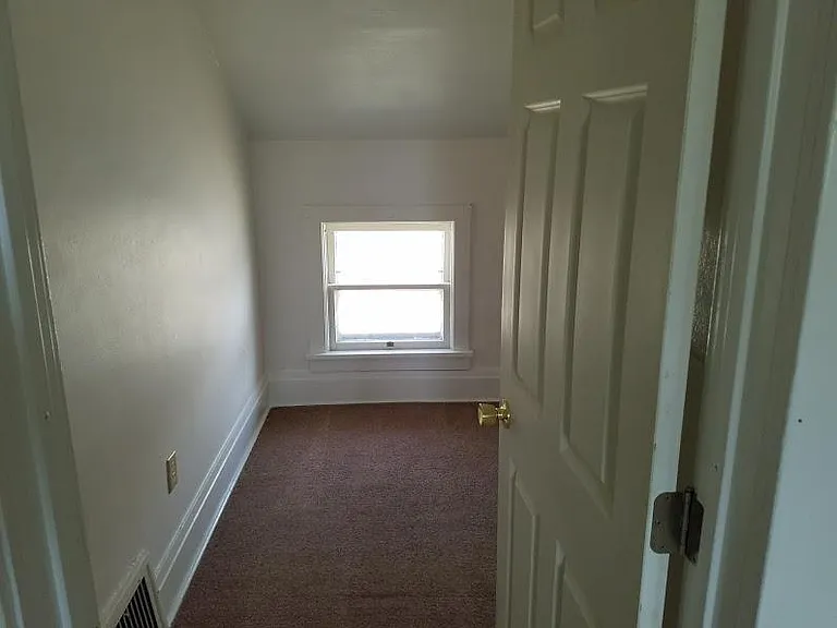 709 Knapp St — Photo 13