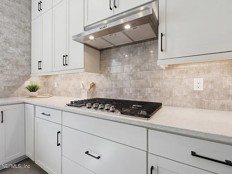 1625 Bridgeton Dr — Photo 10