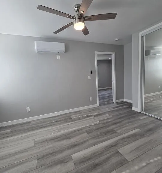 5353 1/2 S Harcourt Ave — Photo 18