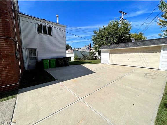 2nd image of 20301 Crystal Ave Unit 2