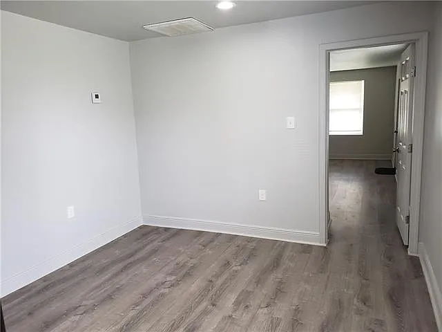 942 Francis St — Photo 2