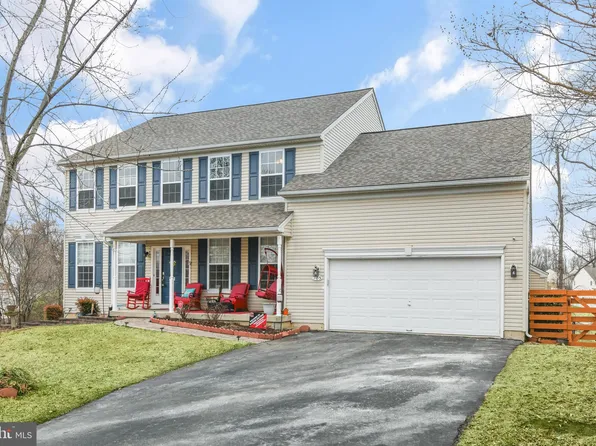 705 Meadowbrook Dr, Coatesville, PA 19320