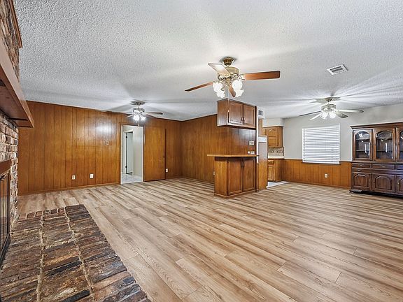 4th image of 2506 Glen Ct
