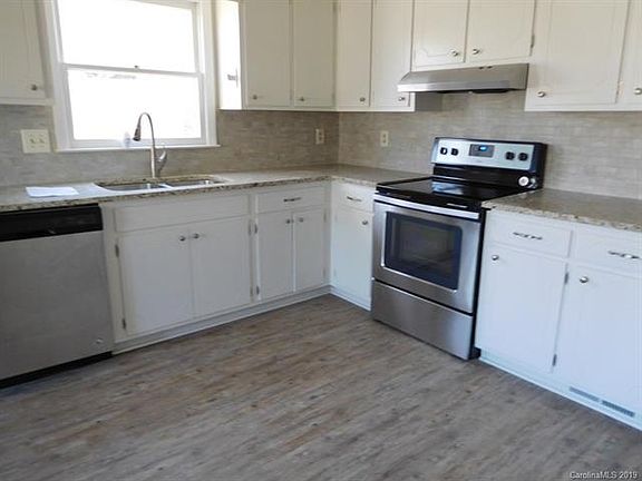 4th image of 4817 Country Meadows Dr
