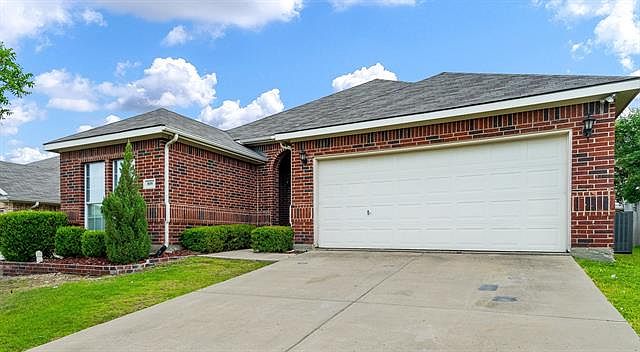 1st image of 809 Lone Pine Dr