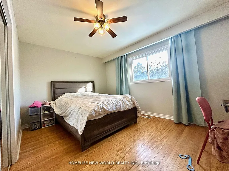 27 Hayward Cres #UPPER — Photo 13