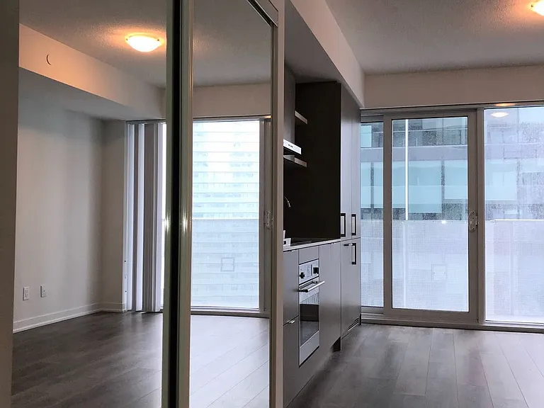 100 Harbour St #4011 — Photo 5