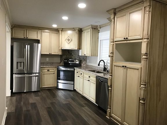 5th image of 1201 Spruce St #110