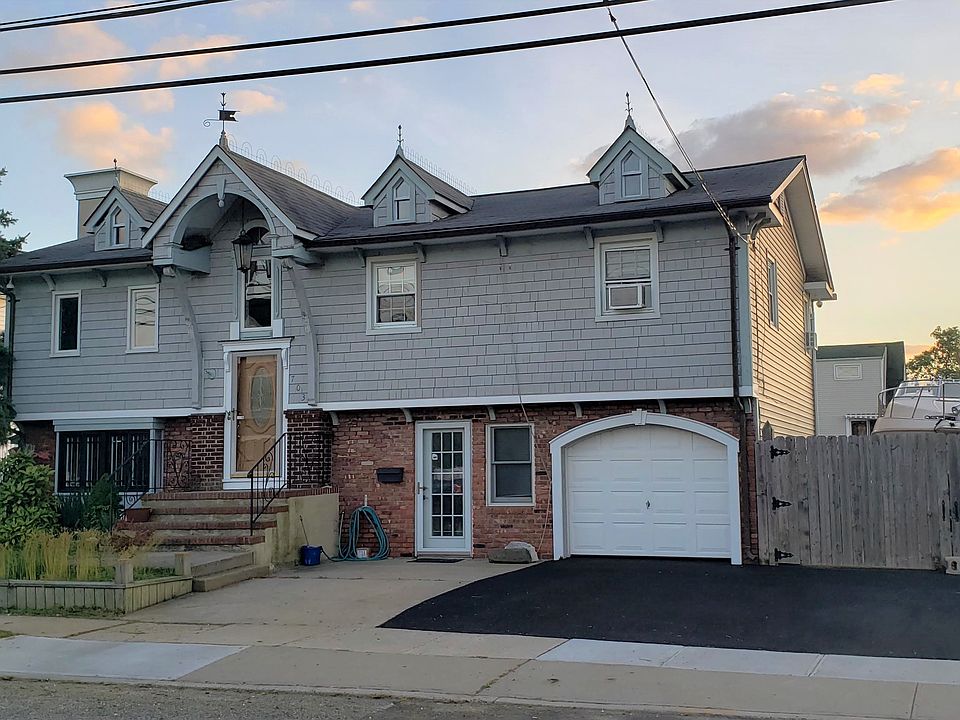 703 S 8th St Lindenhurst, NY Zillow Apartments for Rent in Lindenhurst