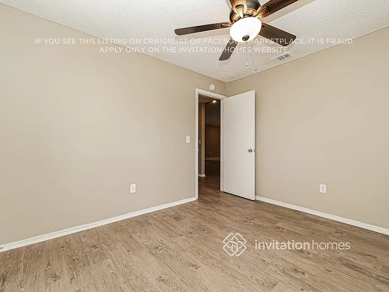 1517 Kestrel Way — Photo 13