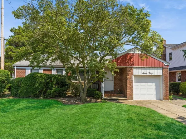 740 Willow Road, Franklin Square, NY 11010
