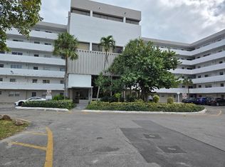 4000 NE 169th St APT 401, North Miami Beach, FL 33160